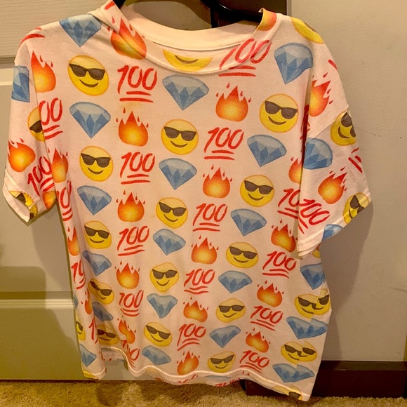Emoji t shirt Large size for boys at ages 10-12 dined rendnd d sn sn snd. S sn s - Picture 1 of 1